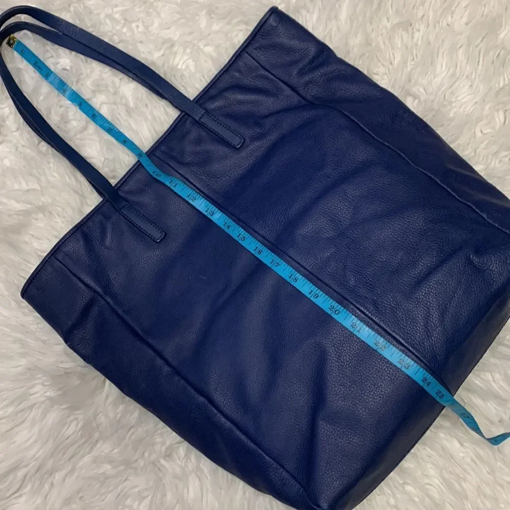 KELSI Dagger tote bag leather magnetic closure exterior zip pocket inside pocket